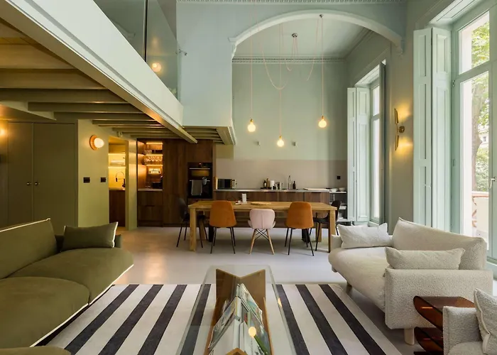 Beautiful Paddington Loft-Style Apartment
